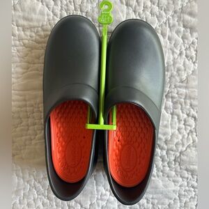 NWT Work CROCS